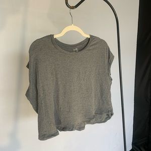 grey short sleeve crop top